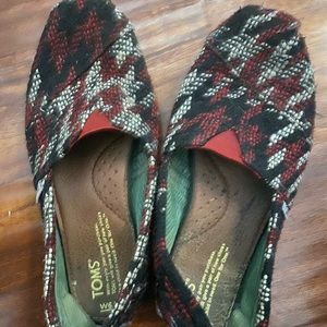Toms size 6